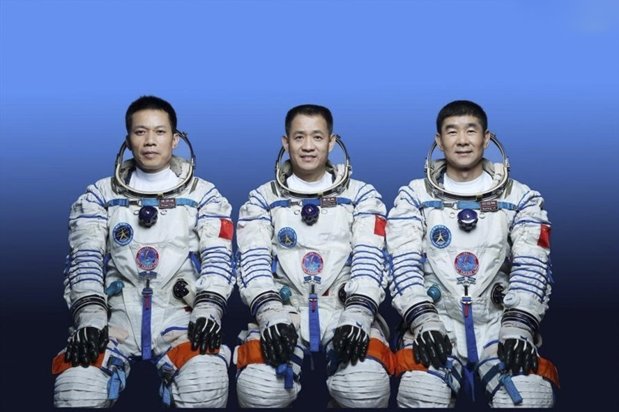 Các phi hành gia Trung Quốc từ trạm Thiên Cung trở về an toàn