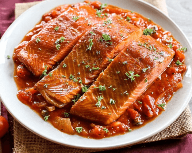Bổ sung axit béo omega-3 cho bé với món cá hồi sốt cà chua
